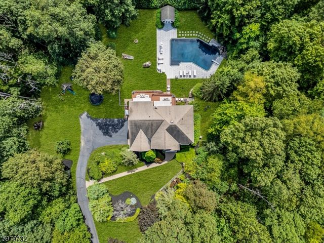 8 Sir Arthurs Ct, Sparta Twp., NJ 07871
