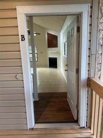 7107 Silver Dale DR B, Austin, TX 78736