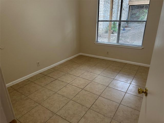 7107 Silver Dale DR B, Austin, TX 78736