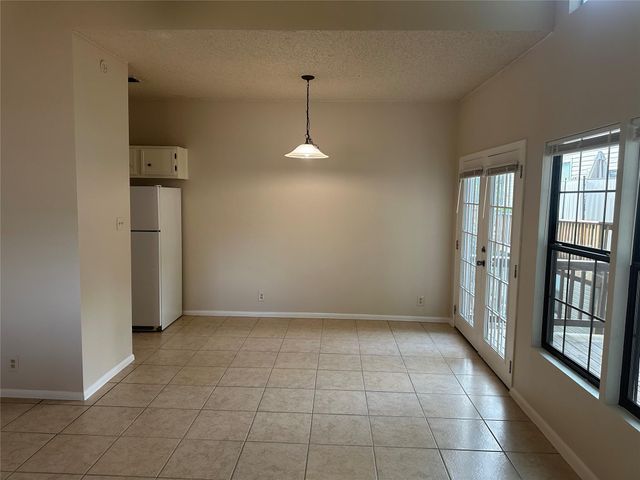 7107 Silver Dale DR B, Austin, TX 78736