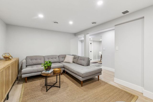 5853 Sheridan Avenue S, Minneapolis, MN 55410