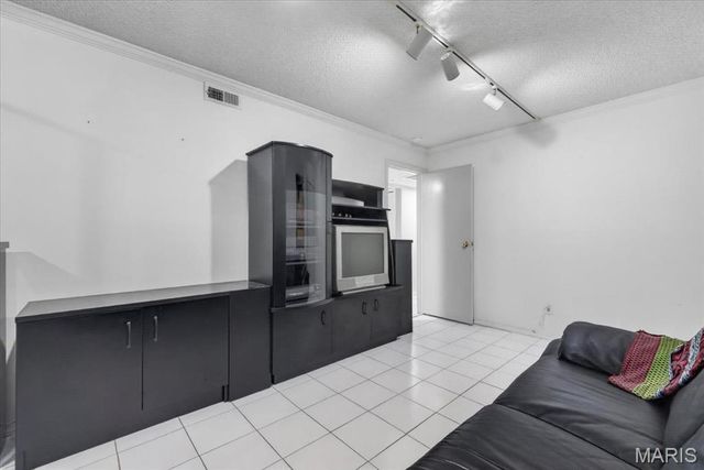 578 Sarah Lane 101, St Louis, MO 63141