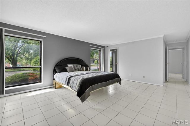 578 Sarah Lane 101, St Louis, MO 63141