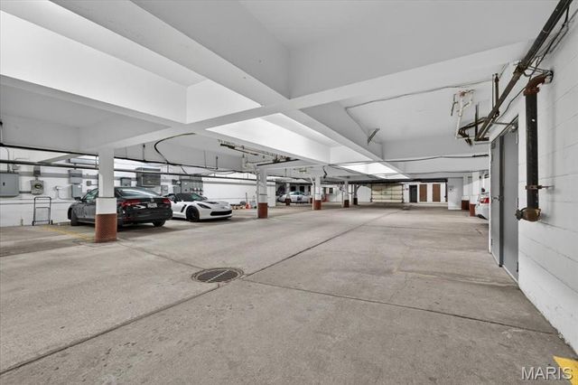 578 Sarah Lane 101, St Louis, MO 63141