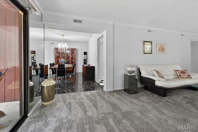 578 Sarah Lane 101, St Louis, MO 63141