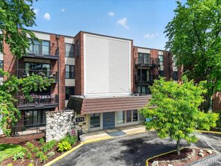 578 Sarah Lane 101, St Louis, MO 63141
