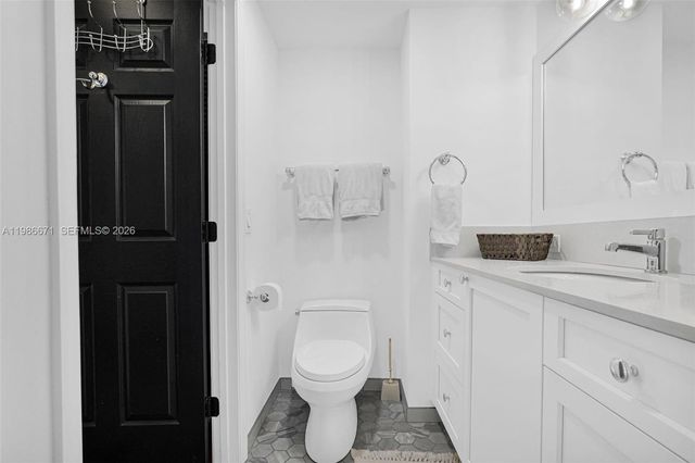 2107 SE 10th Ave 817, Fort Lauderdale, FL 33316