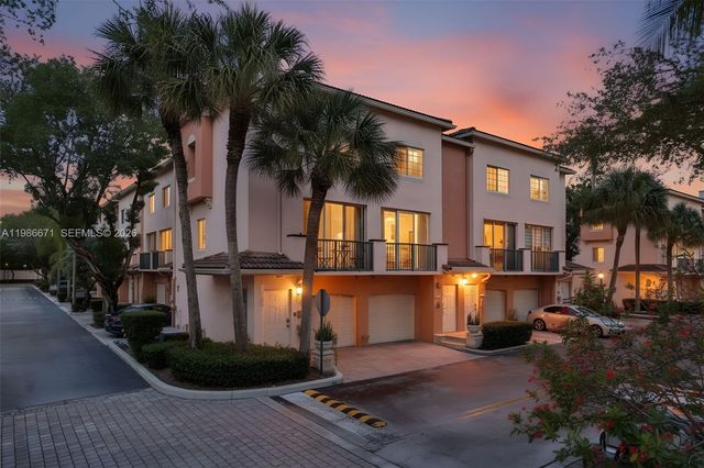 2107 SE 10th Ave 817, Fort Lauderdale, FL 33316