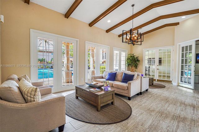 2107 SE 10th Ave 817, Fort Lauderdale, FL 33316