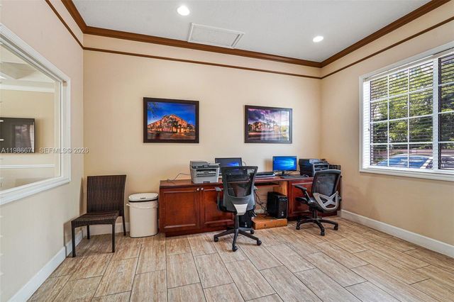 2107 SE 10th Ave 817, Fort Lauderdale, FL 33316