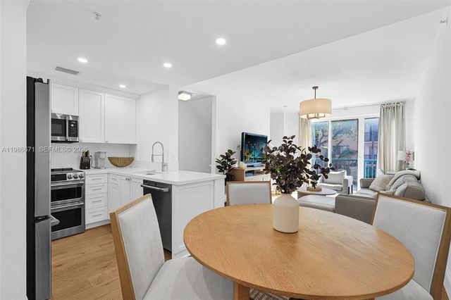 2107 SE 10th Ave 817, Fort Lauderdale, FL 33316