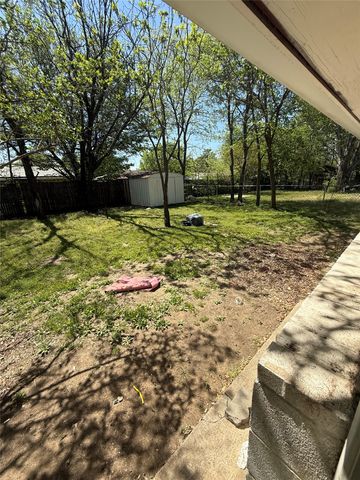 6036 Harrison Way, Watauga, TX 76148