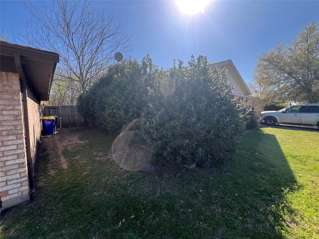 6036 Harrison Way, Watauga, TX 76148