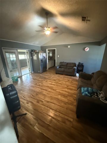 6036 Harrison Way, Watauga, TX 76148