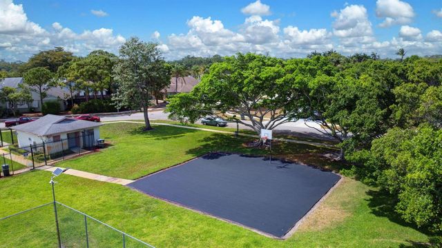 5108 Arbor Glen Circle, Lake Worth, FL 33463