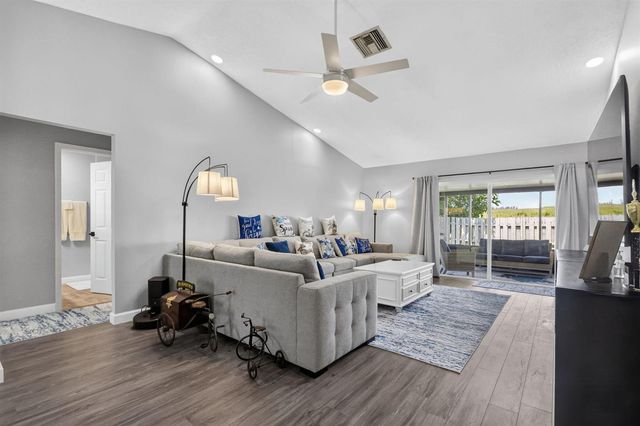 5108 Arbor Glen Circle, Lake Worth, FL 33463