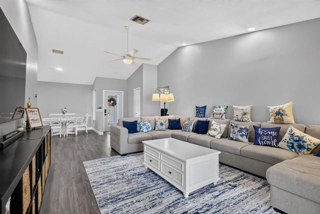 5108 Arbor Glen Circle, Lake Worth, FL 33463