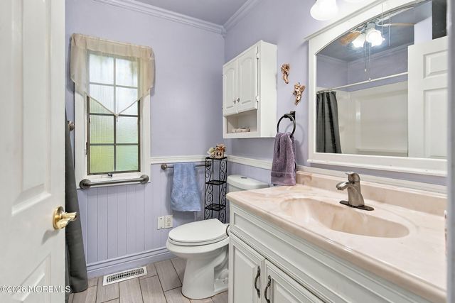 15 Washington Avenue, Leonardo, NJ 07737