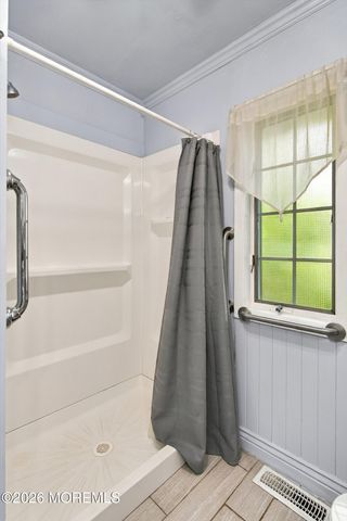 15 Washington Avenue, Leonardo, NJ 07737