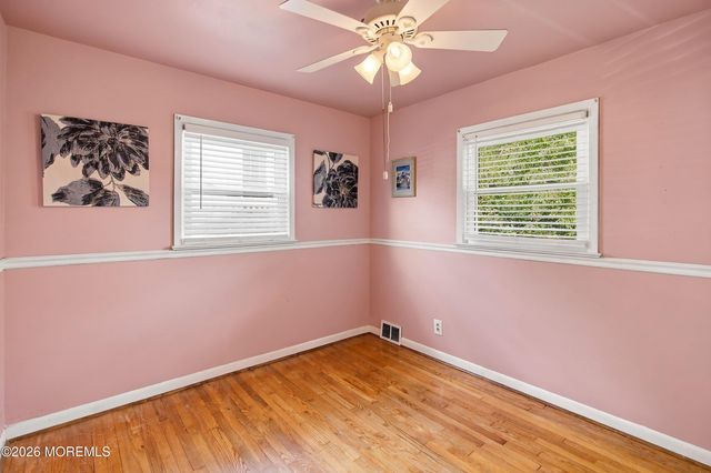 15 Washington Avenue, Leonardo, NJ 07737