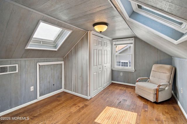 15 Washington Avenue, Leonardo, NJ 07737