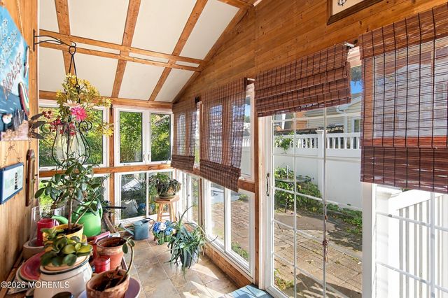 15 Washington Avenue, Leonardo, NJ 07737