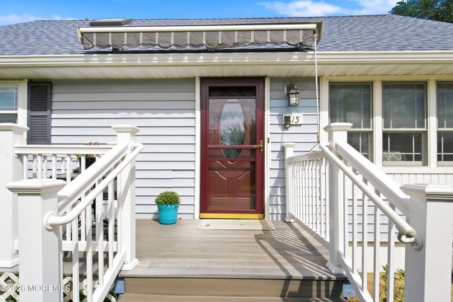 15 Washington Avenue, Leonardo, NJ 07737