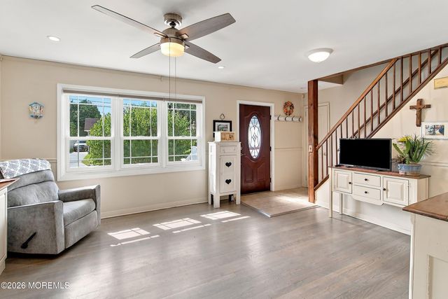15 Washington Avenue, Leonardo, NJ 07737