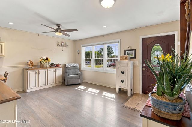 15 Washington Avenue, Leonardo, NJ 07737
