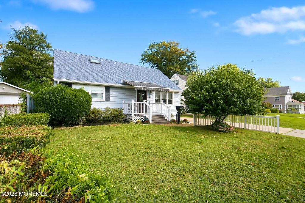15 Washington Avenue, Leonardo, NJ 07737