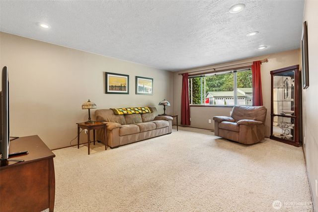 9734 65th Lane SE, Olympia, WA 98513