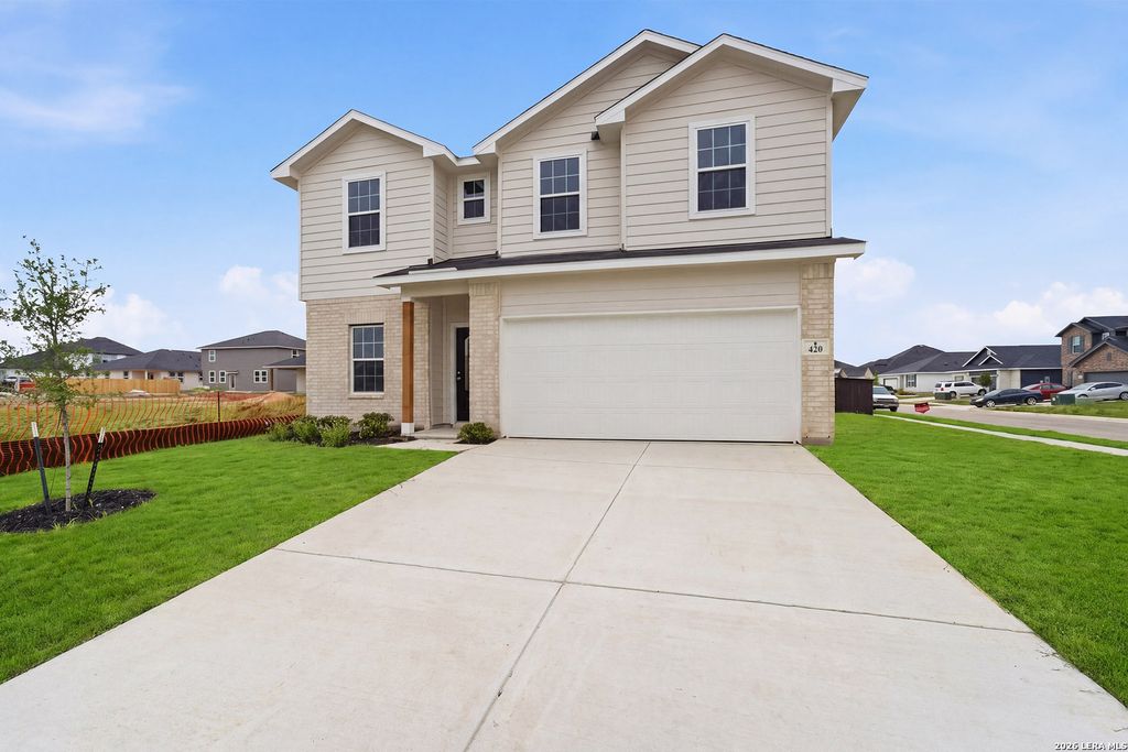 420 IVY RD, Seguin, TX 78155
