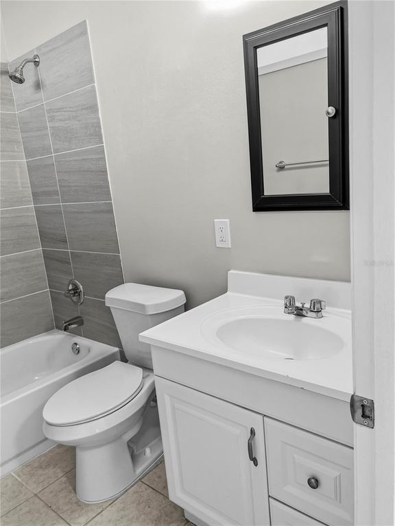 Image 27 of property listing at 5715/5711 GALLATIN LANE, North Port, FL 34287