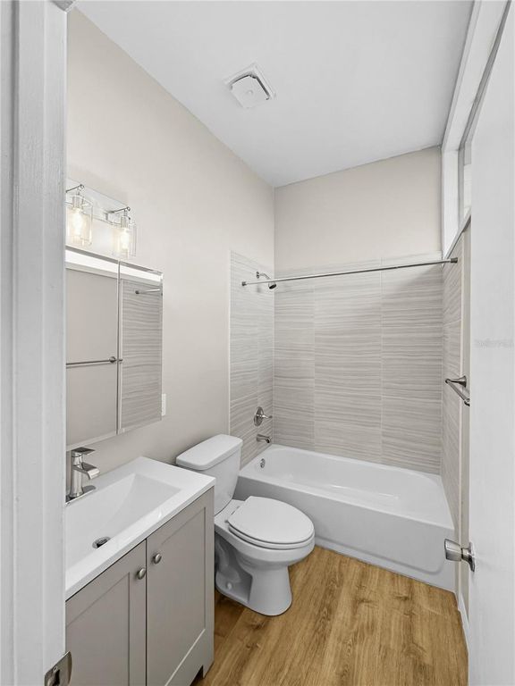 Image 6 of property listing at 5715/5711 GALLATIN LANE, North Port, FL 34287