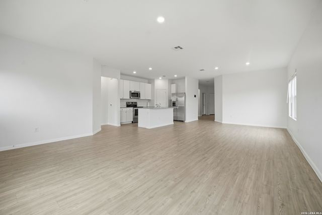 1050 Crenshaw, San Antonio, TX 78221