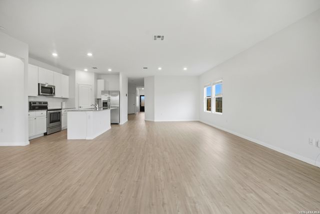 1050 Crenshaw, San Antonio, TX 78221