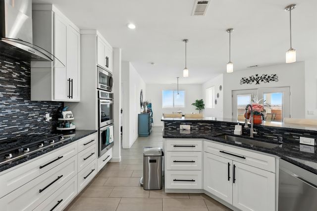 608 Southern Boulevard SW, Rio Rancho, NM 87124