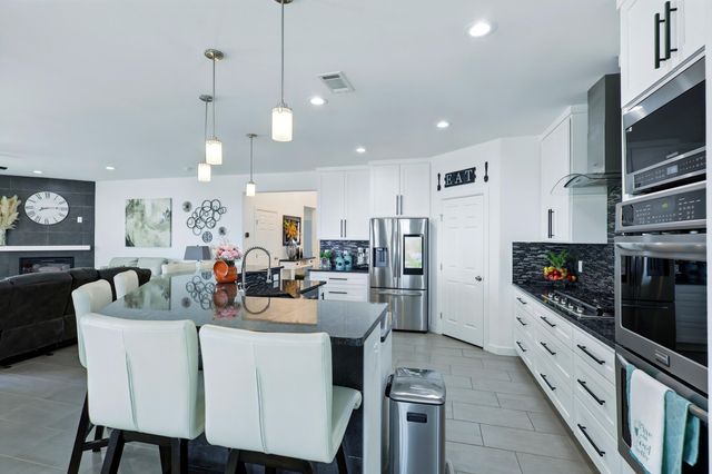 608 Southern Boulevard SW, Rio Rancho, NM 87124