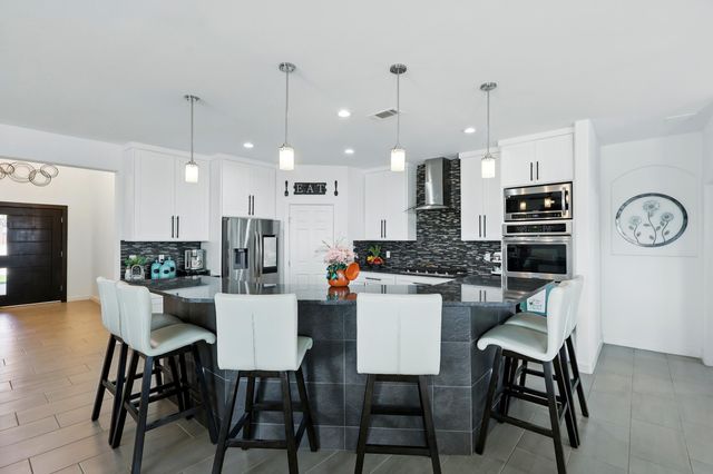 608 Southern Boulevard SW, Rio Rancho, NM 87124