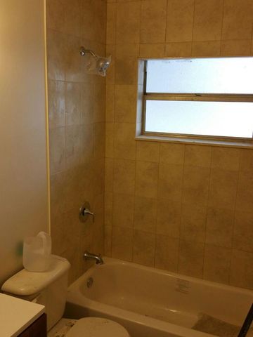 1300 NW 43rd Terrace 201, Lauderhill, FL 33313