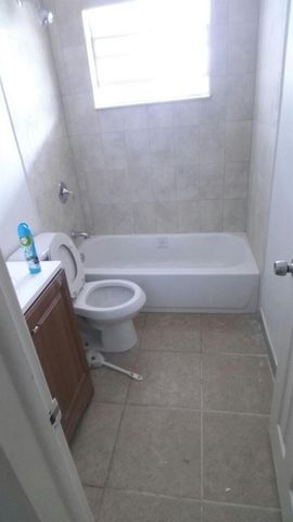 1300 NW 43rd Terrace 201, Lauderhill, FL 33313