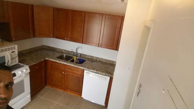 1300 NW 43rd Terrace 201, Lauderhill, FL 33313