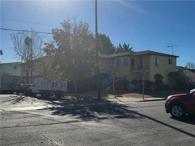 5144 W 21st Street, Los Angeles, CA 90016