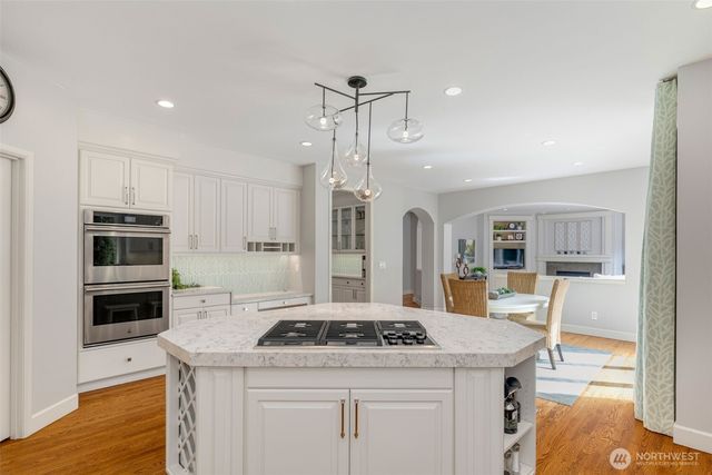 22431 SE 30th Street, Sammamish, WA 98075