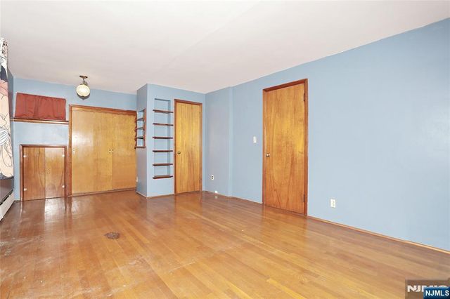 5 Prospect Street, Hawthorne, NJ 07506