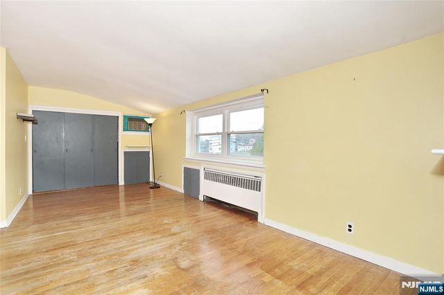 5 Prospect Street, Hawthorne, NJ 07506