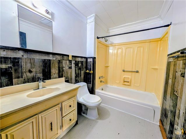 1926 Welch Avenue, Niagara Falls, NY 14303