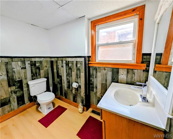 1926 Welch Avenue, Niagara Falls, NY 14303
