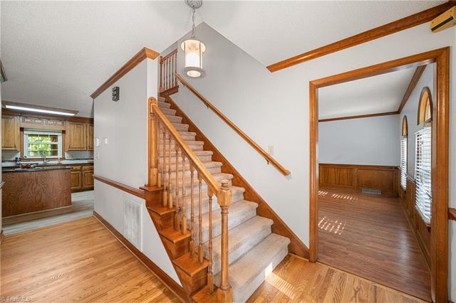 949 Aquaview Drive, Kernersville, NC 27284