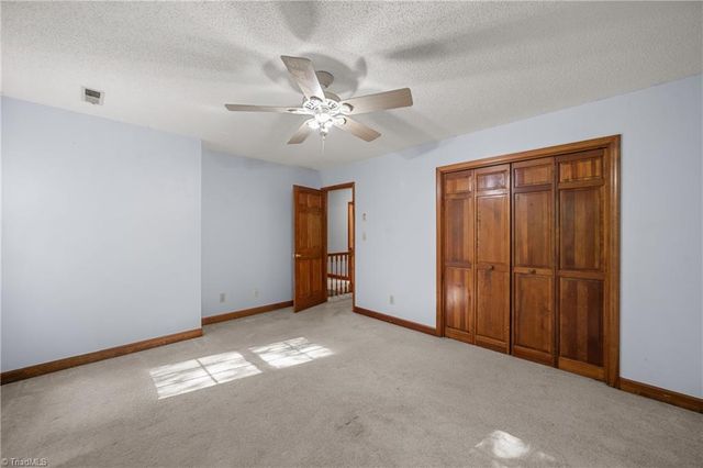 949 Aquaview Drive, Kernersville, NC 27284